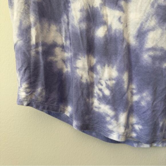 Wildfox Short Sleeve V-Neck Tee Cloud Sky Tie Dye Print  T-Shirt EUC Size Medium - Picture 5 of 7